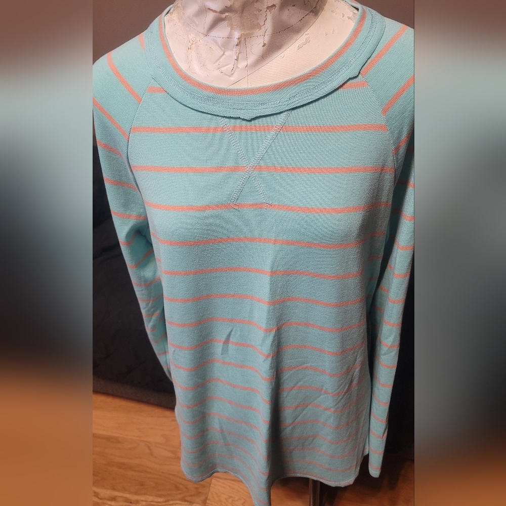 Women's XLG White Birch long sleeve light green stripped t-shirt